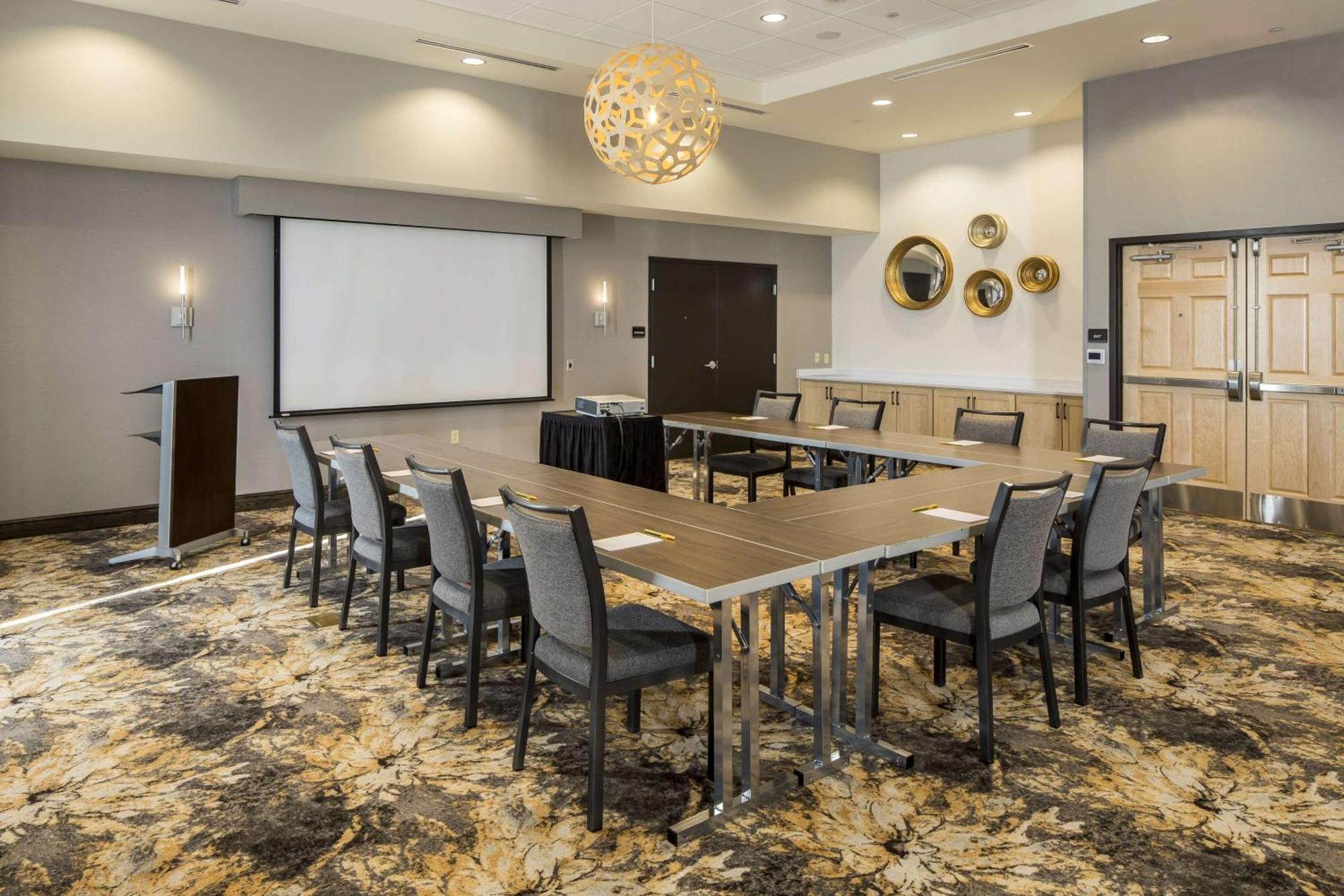 Hilton Garden Inn Pittsburgh Airport Moon Township Esterno foto